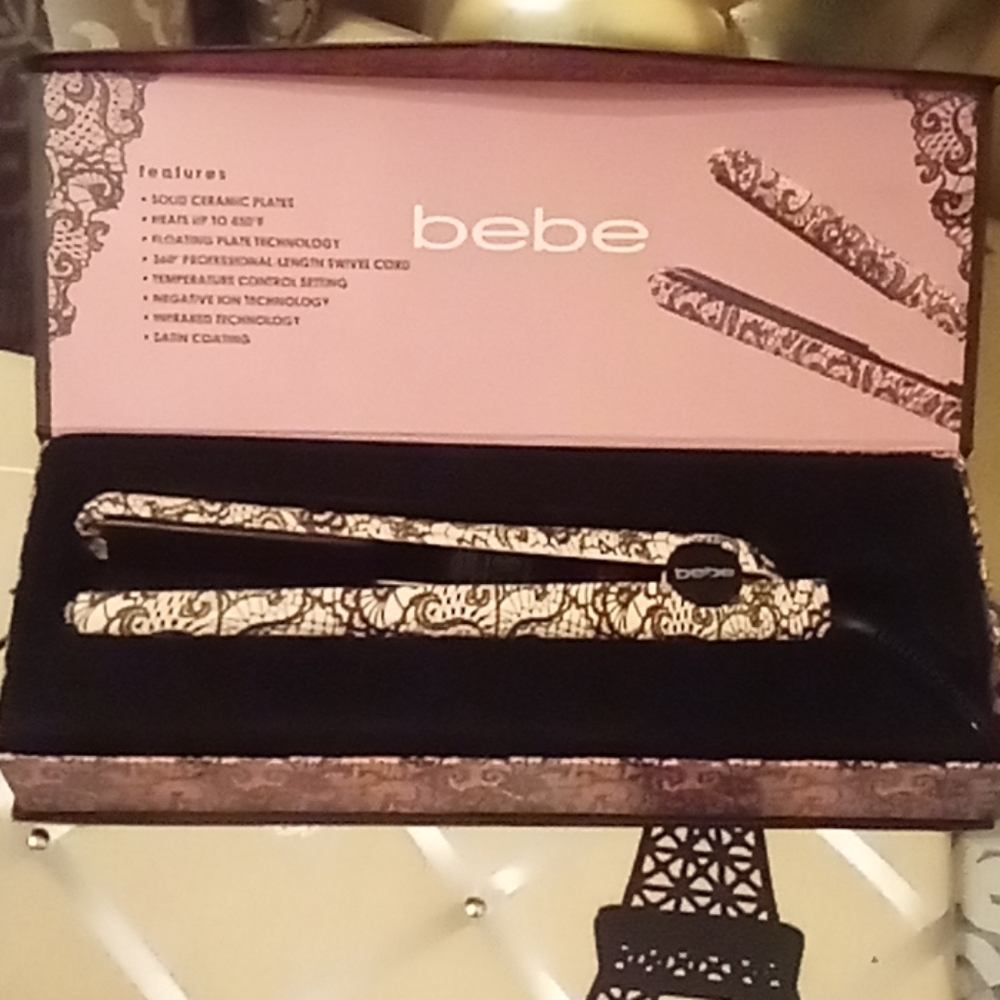Bebe Lace 1.25" Straightener/Flat Iron